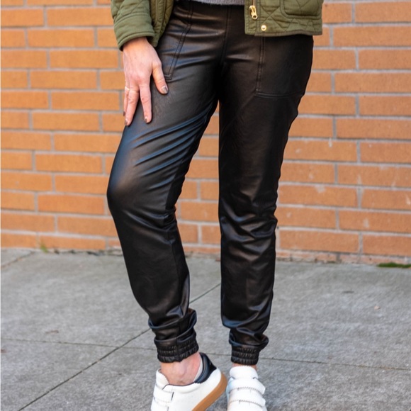 NWT SPANX Leather Like Joggers In Black Size M. - Picture 3 of 10